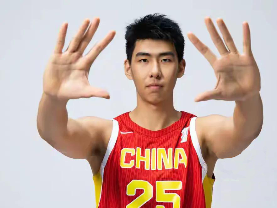 很大, 矛盾