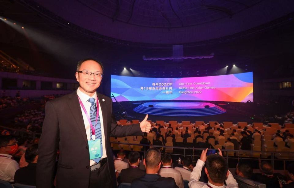已成为我的, 官方赞助商, 展示实力的